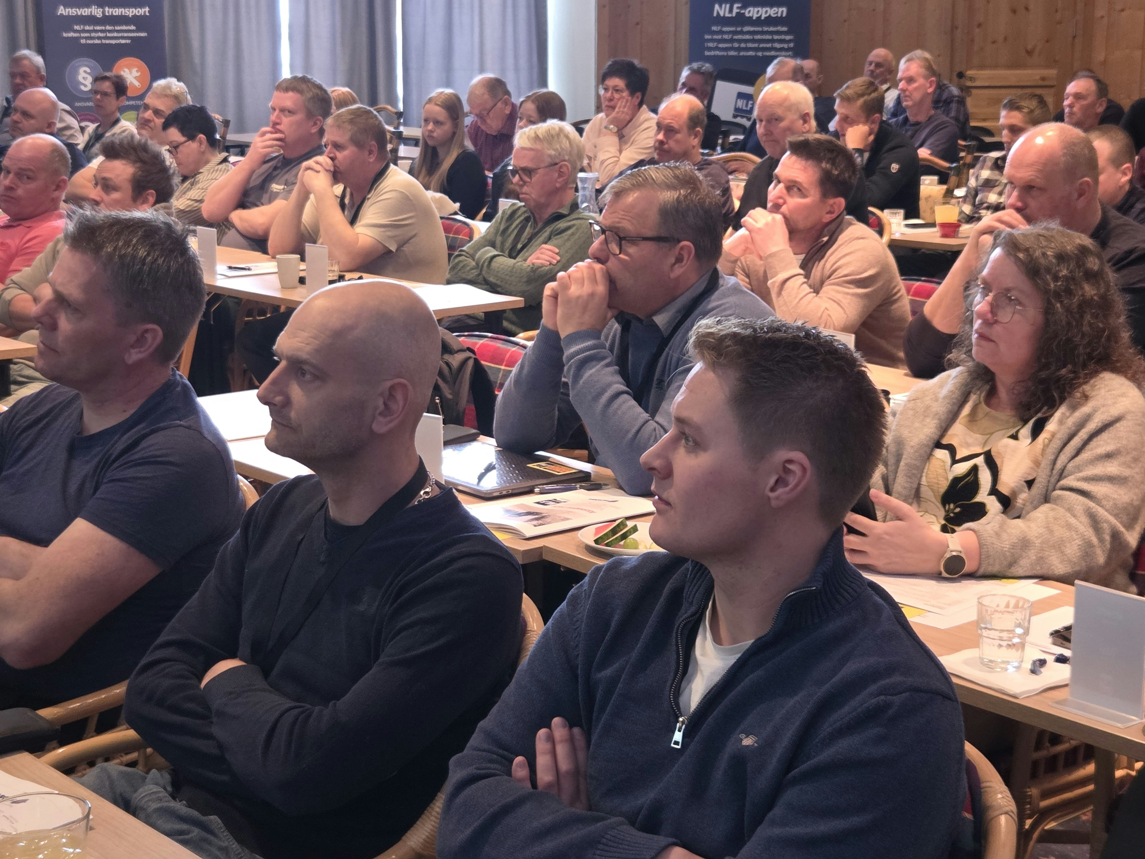 NLF-medlemmene fulgte godt med under årsmøtet. mange deltok også aktivt i debatten.