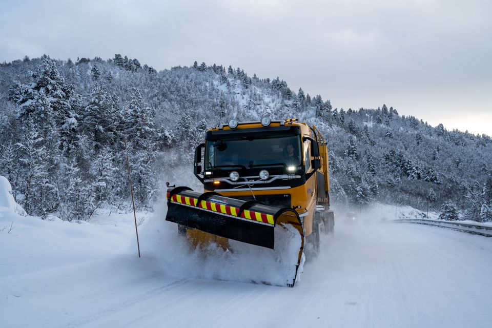Kan brøytebilen kjøre raskere og fjerne like mye snø?