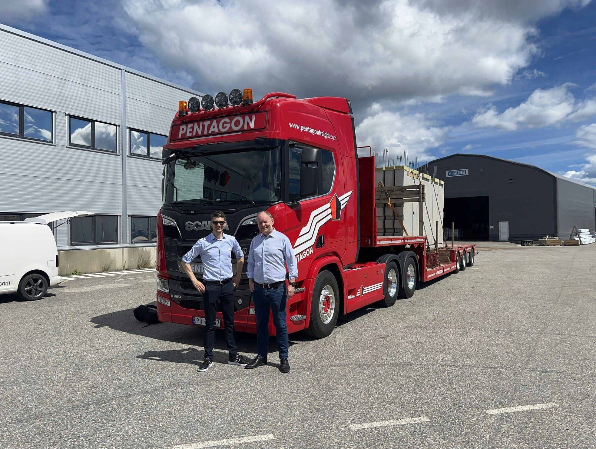 NLF direktøren på besøk hos Pentagon